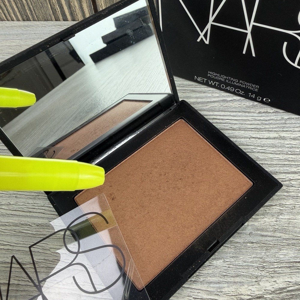 Nars Highlighting Powder St. BARTHS 5227 - Full Size 0.49 Oz. / 14 g New - Picture 3 of 15